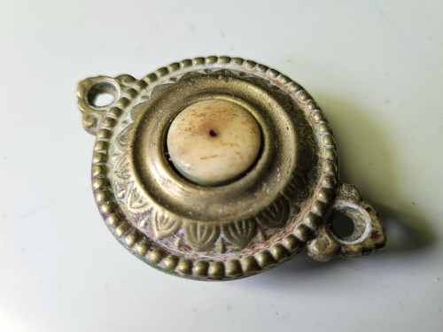 Historische Tür- und Fensterbeschläge aus Gründerzeit